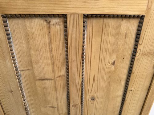 AN AMAZING VICTORIAN ANTIQUE PINE 4 DOOR 1 PIECE BEADED CUPBOARD TO WAXPAINT - ADDITIONAL PHOTO 6