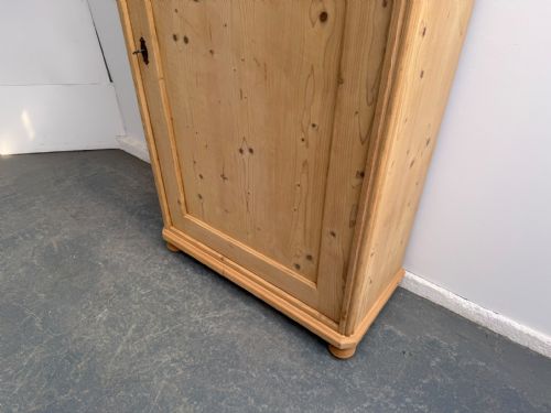 A CLEAN SHALLOW ARCHED ANTIQUE OLD PINE VICTORIAN CUPBOARD TO WAXPAINT - ADDITIONAL PHOTO 2