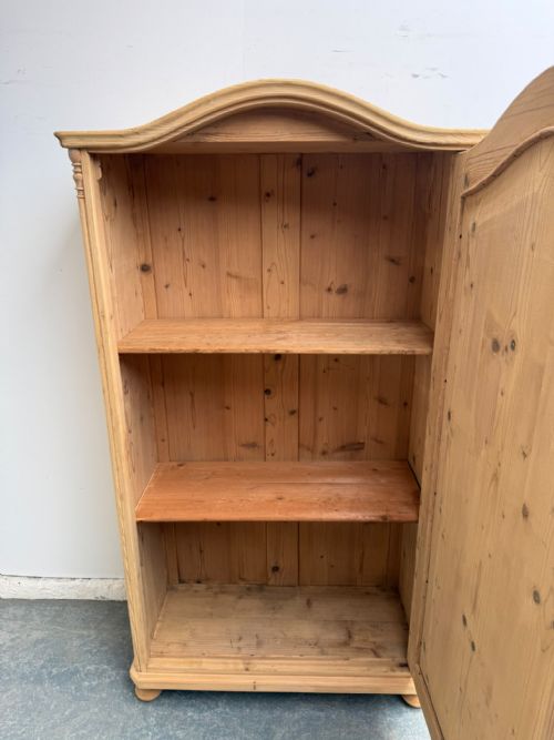 A CLEAN SHALLOW ARCHED ANTIQUE OLD PINE VICTORIAN CUPBOARD TO WAXPAINT - ADDITIONAL PHOTO 4