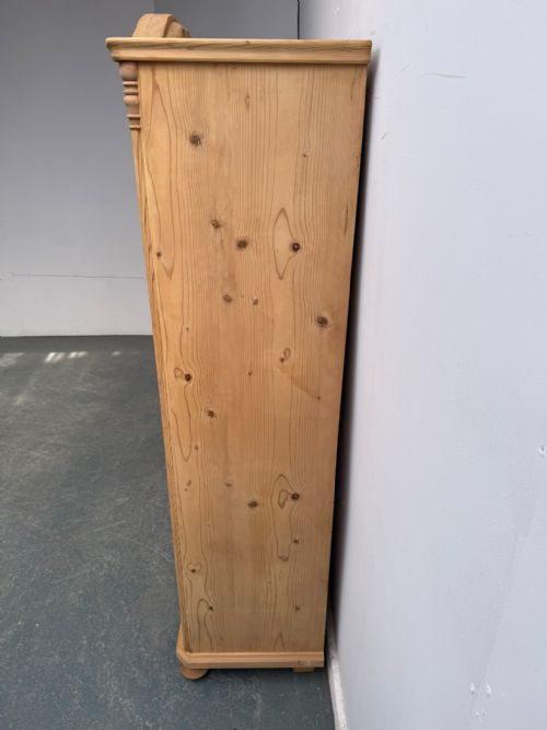 A CLEAN SHALLOW ARCHED ANTIQUE OLD PINE VICTORIAN CUPBOARD TO WAXPAINT - ADDITIONAL PHOTO 6