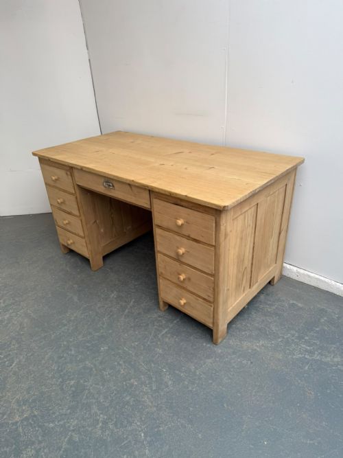 A TOP QUALITY ANTIQUE OLD PINE VICTORIAN 9 DRAWER LARGE DESK TO WAX PAINT