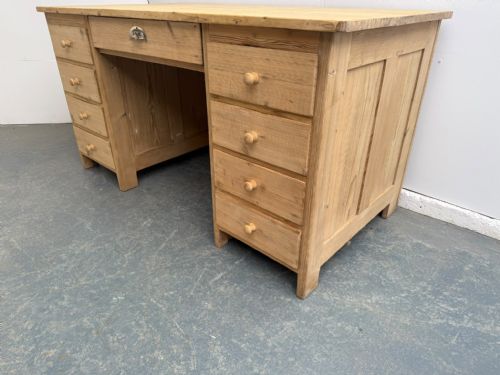 A TOP QUALITY ANTIQUE OLD PINE VICTORIAN 9 DRAWER LARGE DESK TO WAX PAINT - ADDITIONAL PHOTO 9