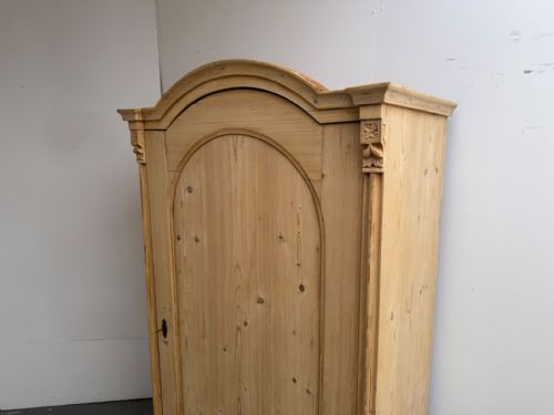 A SUPERB WIDE ARCHED ANTIQUE OLD PINE VICTORIAN CUPBOARD TO WAXPAINT - ADDITIONAL PHOTO 1