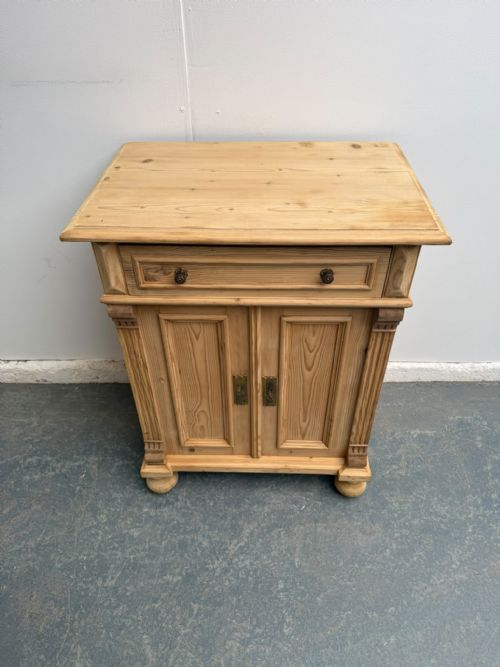 fig 1. A Mint Clean Cute Small Antique / Old Pine Victorian Hall Cupboard to Wax/Paint