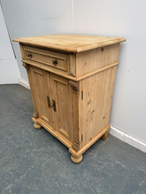 A Mint Clean Cute Small Antique / Old Pine Victorian Hall Cupboard to Wax/paint