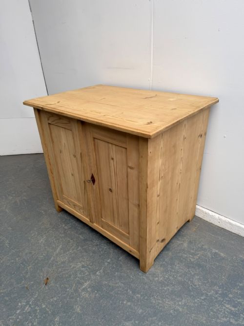 A MINT CLEAN ANTIQUE OLD PINE VICTORIAN LOW WIDE STORAGE CUPBOARD TO WAXPAINT
