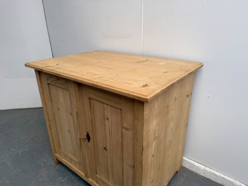 A MINT CLEAN ANTIQUE OLD PINE VICTORIAN LOW WIDE STORAGE CUPBOARD TO WAXPAINT - ADDITIONAL PHOTO 2