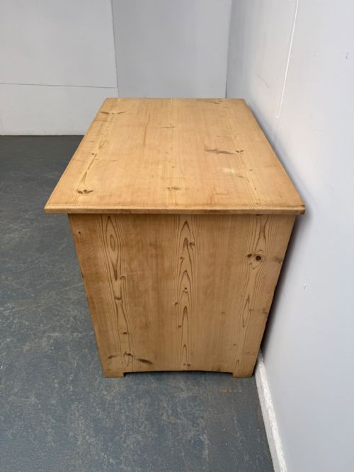 A MINT CLEAN ANTIQUE OLD PINE VICTORIAN LOW WIDE STORAGE CUPBOARD TO WAXPAINT - ADDITIONAL PHOTO 3
