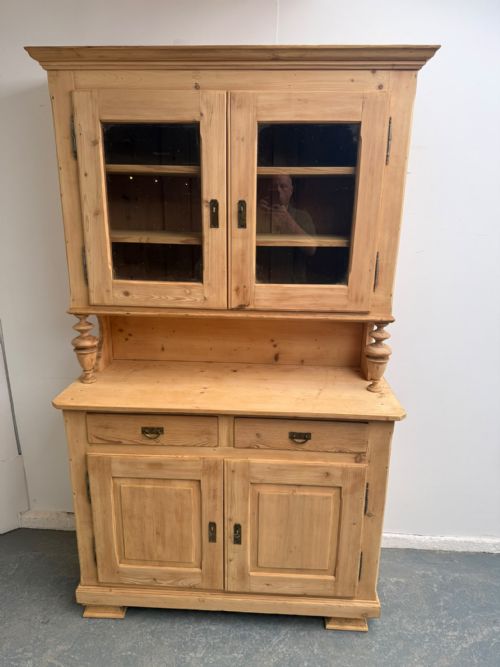 A TRULY SUPERB ANTIQUE OLD PINE VICTORIAN FRENCH KITCHEN DRESSER TO WAX PAINT - ADDITIONAL PHOTO 2