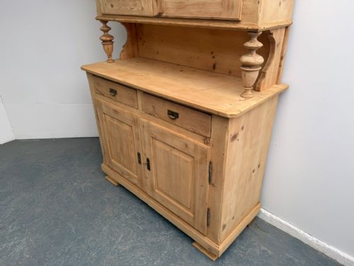 A TRULY SUPERB ANTIQUE OLD PINE VICTORIAN FRENCH KITCHEN DRESSER TO WAX PAINT - ADDITIONAL PHOTO 4