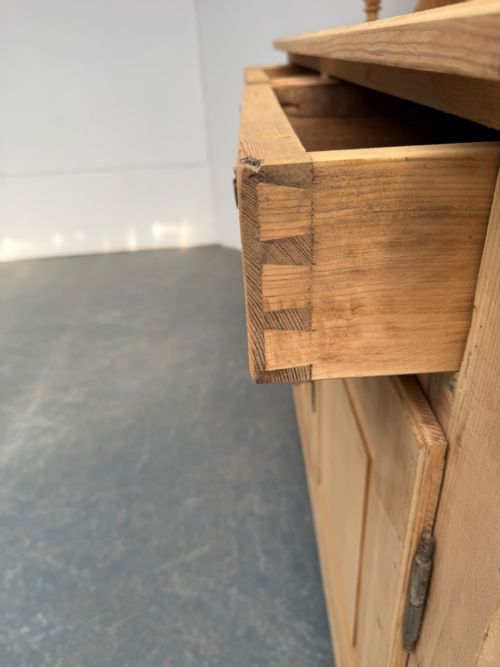 A TRULY SUPERB ANTIQUE OLD PINE VICTORIAN FRENCH KITCHEN DRESSER TO WAX PAINT - ADDITIONAL PHOTO 6