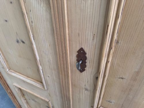A MINT CLEAN VICTORIAN ANTIQUE OLD PINE 2 DOOR STORAGE CUPBOARD TO WAXPAINT - ADDITIONAL PHOTO 8