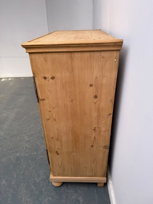 A CRACKING ANTIQUE OLD PINE VICTORIAN VENTED 1 DOOR CUPBOARD TO WAXPAINT - ADDITIONAL PHOTO 3