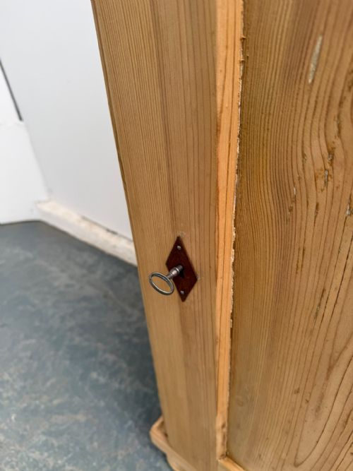 A CRACKING ANTIQUE OLD PINE VICTORIAN VENTED 1 DOOR CUPBOARD TO WAXPAINT - ADDITIONAL PHOTO 6