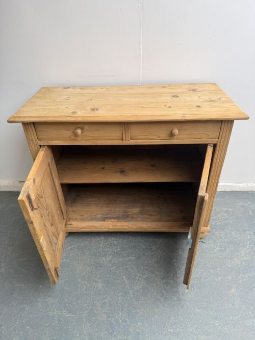 A SUPERB VICTORIAN ANTIQUE PINE 2 DOOR 2 DRAWER DRESSER BASE TO WAX PAINT - ADDITIONAL PHOTO 7
