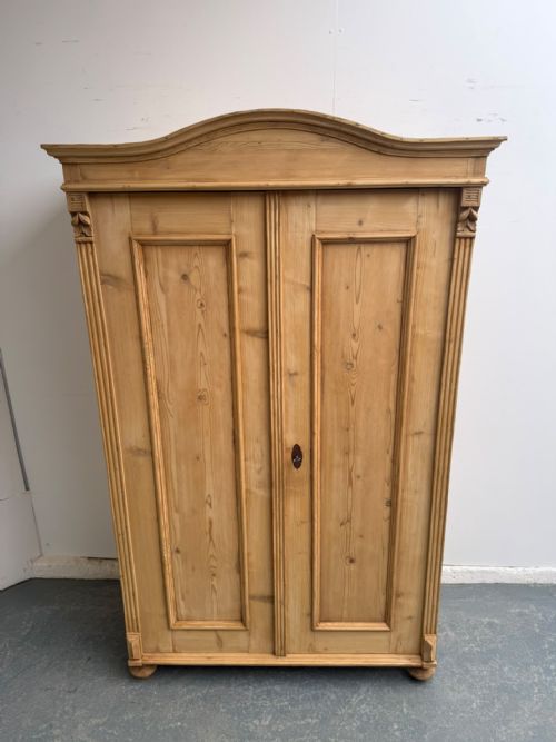 A FABULOUS VICTORIAN ANTIQUE PINE 2 DOOR ARCHED STORAGE CUPBOARD TO WAXPAINT - ADDITIONAL PHOTO 2