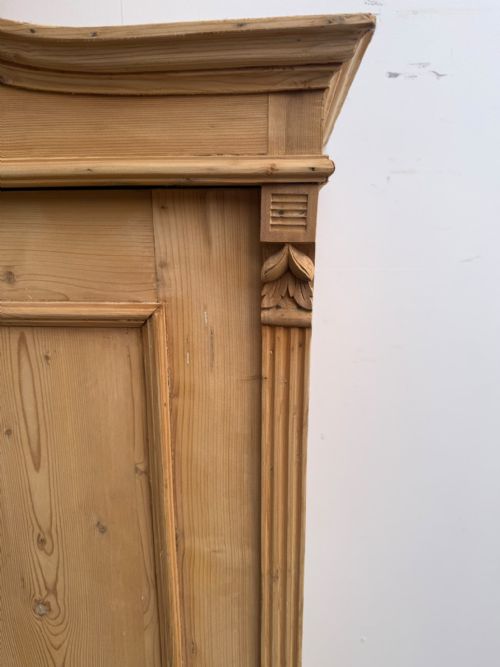 A FABULOUS VICTORIAN ANTIQUE PINE 2 DOOR ARCHED STORAGE CUPBOARD TO WAXPAINT - ADDITIONAL PHOTO 4