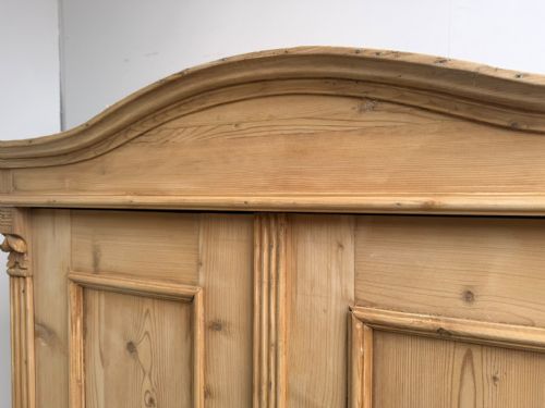 A FABULOUS VICTORIAN ANTIQUE PINE 2 DOOR ARCHED STORAGE CUPBOARD TO WAXPAINT - ADDITIONAL PHOTO 6