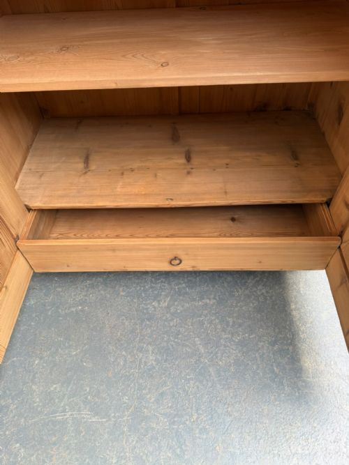 A FABULOUS VICTORIAN ANTIQUE PINE 2 DOOR ARCHED STORAGE CUPBOARD TO WAXPAINT - ADDITIONAL PHOTO 8