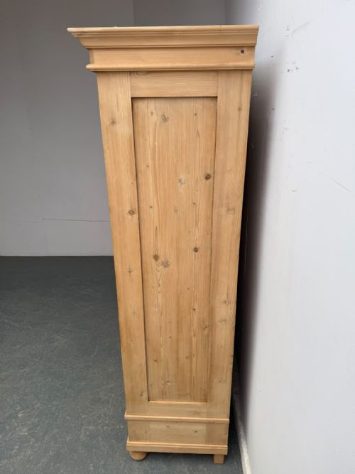 A TRULY SUPERB ARTS CRAFTS ANTIQUE OLD PINE 1 PIECE WARDROBE TO WAXPAINT - ADDITIONAL PHOTO 3