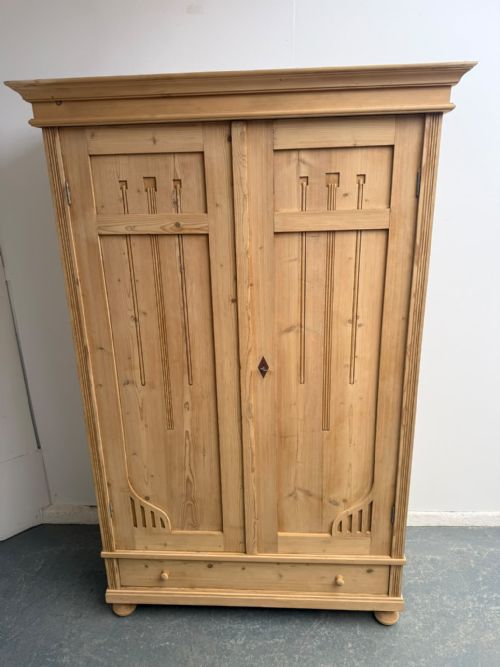 A TRULY SUPERB ARTS CRAFTS ANTIQUE OLD PINE 1 PIECE WARDROBE TO WAXPAINT - ADDITIONAL PHOTO 4