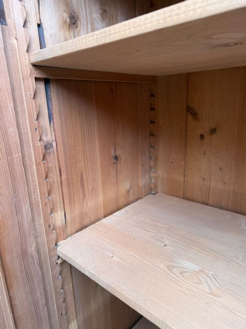 A TRULY SUPERB ARTS CRAFTS ANTIQUE OLD PINE 1 PIECE WARDROBE TO WAXPAINT - ADDITIONAL PHOTO 8