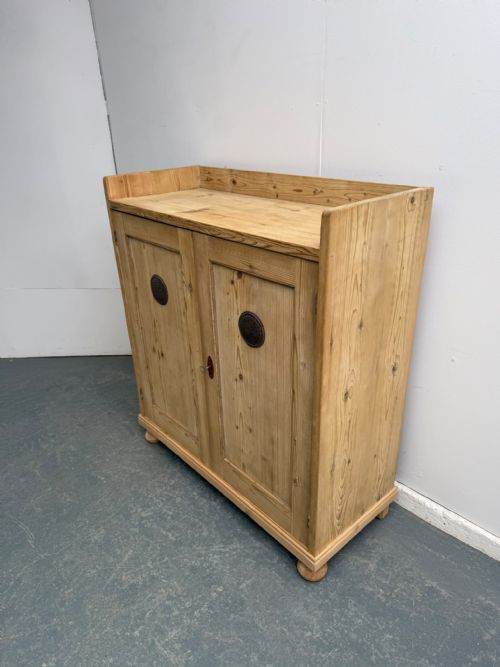 A Mint Clean Antique / Old Pine Victorian Vented 2 Door Cupboard to Wax/paint
