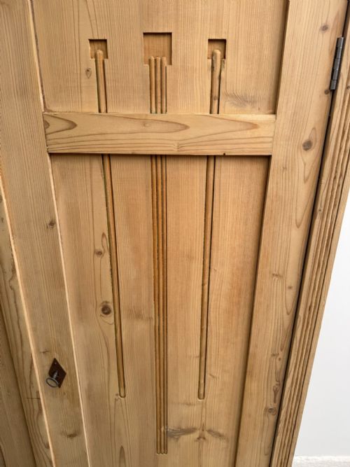 A SUPERB ARTS CRAFTS ANTIQUE OLD PINE 1 PIECE WARDROBE TO WAXPAINT - ADDITIONAL PHOTO 5