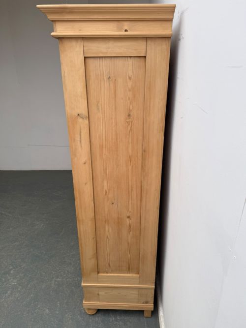 A SUPERB ARTS CRAFTS ANTIQUE OLD PINE 1 PIECE WARDROBE TO WAXPAINT - ADDITIONAL PHOTO 2