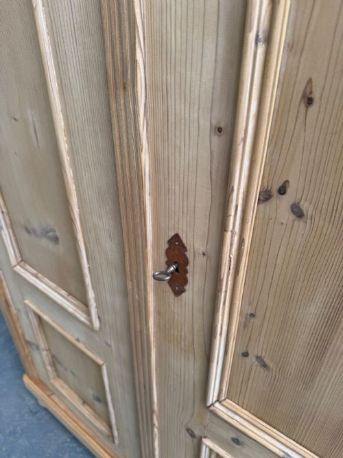 A MINT CLEAN VICTORIAN ANTIQUE OLD PINE 2 DOOR STORAGE CUPBOARD TO WAXPAINT - ADDITIONAL PHOTO 6