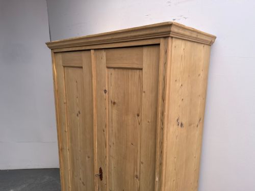 A MINT CLEAN VICTORIAN ANTIQUE OLD PINE 2 DOOR LINEN CUPBOARD TO WAXPAINT - ADDITIONAL PHOTO 1