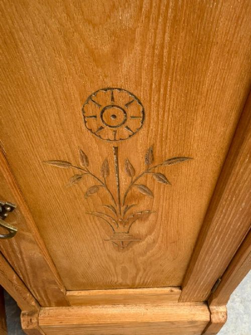 A QUALITY PAIR OF ASH ARTS CRAFTS WAXED BEDSIDE CABINETS - ADDITIONAL PHOTO 4