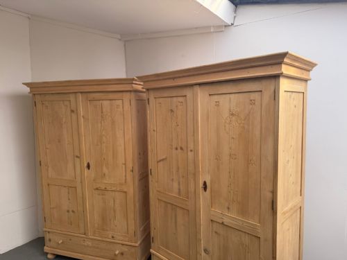 A QUALITY PAIR OF ARTS CRAFTS ANTIQUE PINE KNOCKDOWN WARDROBES TO WAX PAINT - ADDITIONAL PHOTO 1