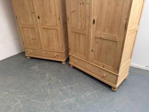 A QUALITY PAIR OF ARTS CRAFTS ANTIQUE PINE KNOCKDOWN WARDROBES TO WAX PAINT - ADDITIONAL PHOTO 2