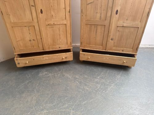 A QUALITY PAIR OF ARTS CRAFTS ANTIQUE PINE KNOCKDOWN WARDROBES TO WAX PAINT - ADDITIONAL PHOTO 4