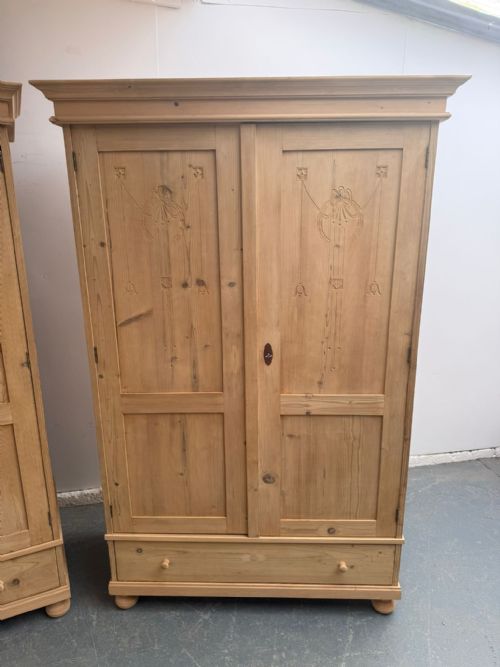 A QUALITY PAIR OF ARTS CRAFTS ANTIQUE PINE KNOCKDOWN WARDROBES TO WAX PAINT - ADDITIONAL PHOTO 10