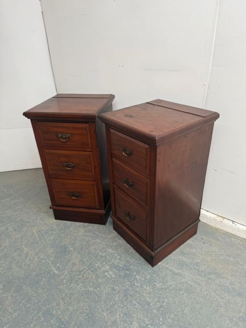 A Lovely Pair of Mahogany 3 Drawer Small Waxed Victorian Bedside Chests