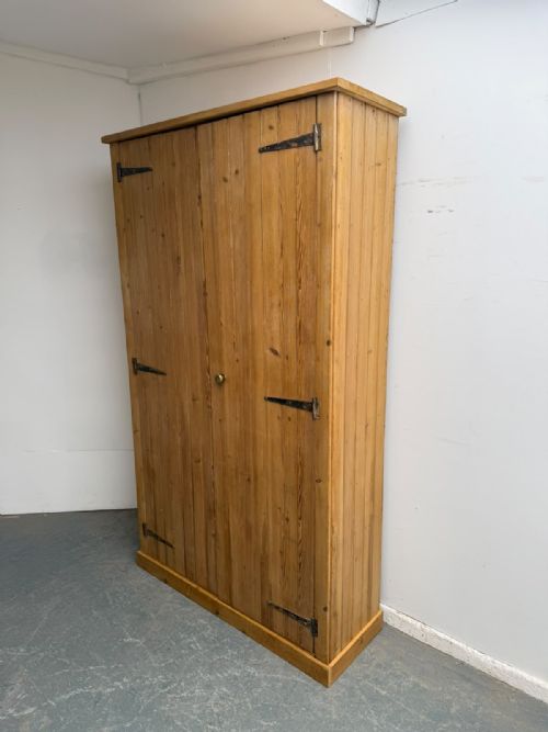 A Superbly Waxed Massive Antique / Old Pine Arts & Crafts Kitchen Cupboard