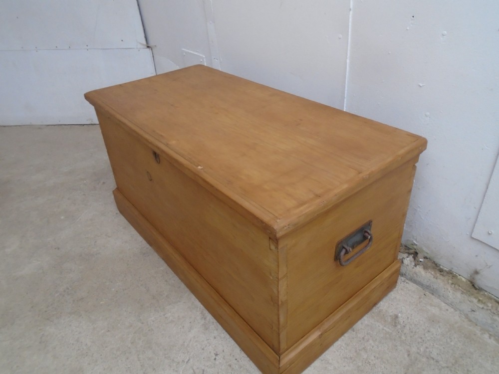 A Mint Clean Antique / Old Pine Waxed Blanket Box /TV Stand View II