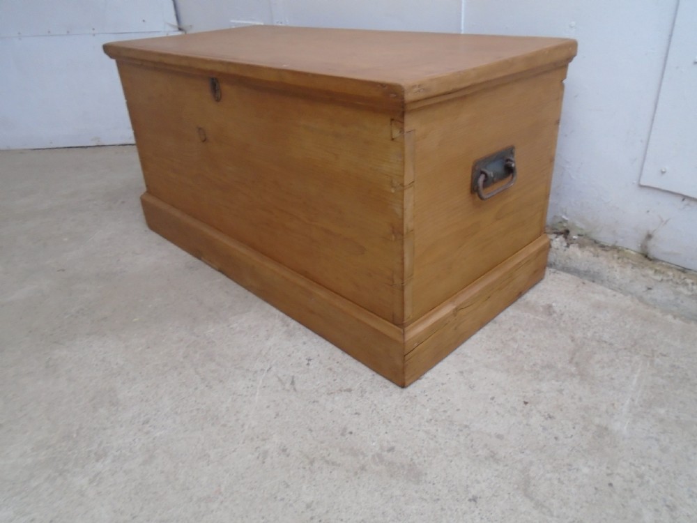 A Mint Clean Antique / Old Pine Waxed Blanket Box /TV Stand View III