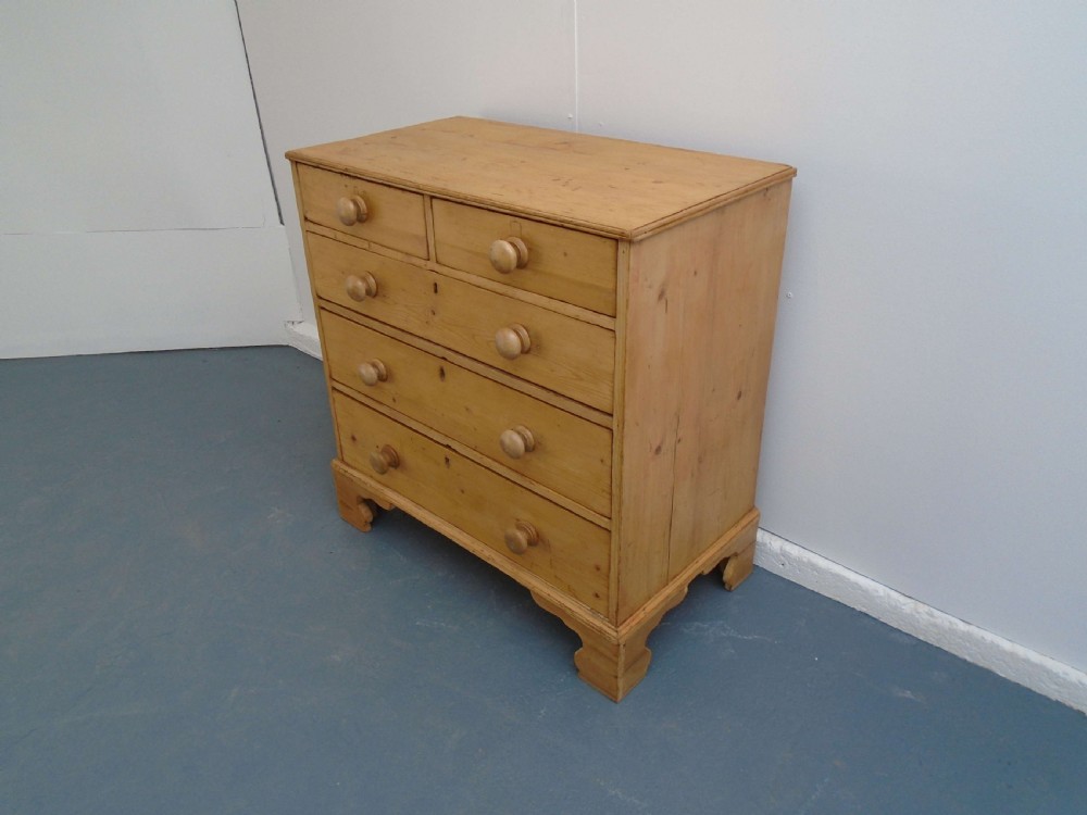A Cracking Small Georgian Antique Pine Waxed 5 Drawer Chest of Drawers