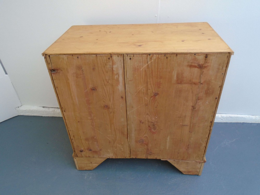 A Cracking Small Georgian Antique Pine Waxed 5 Drawer Chest of Drawers View V