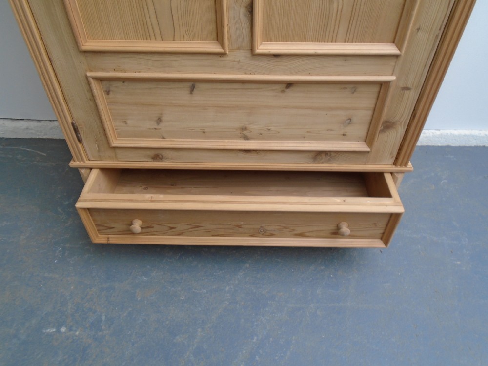 A Super Victorian 1 Door Antique/Old Pine Kitchen Storage Cupboard to Wax/Paint View IX