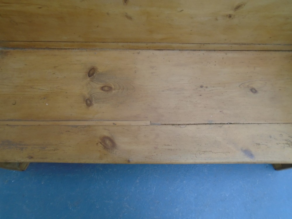 An Amazing Georgian Antique / Old Pine Waxed 2 Seater Farmhouse Settle / Bench View VII