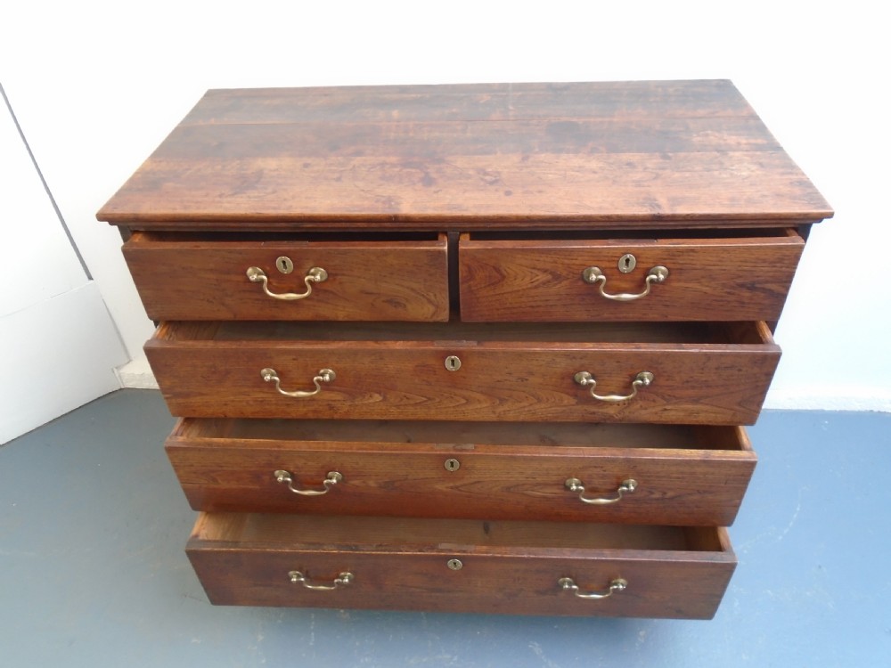 A Lovely Welsh Oak & Fruitwood Georgian 5 Drawer Chest of Drawers View V