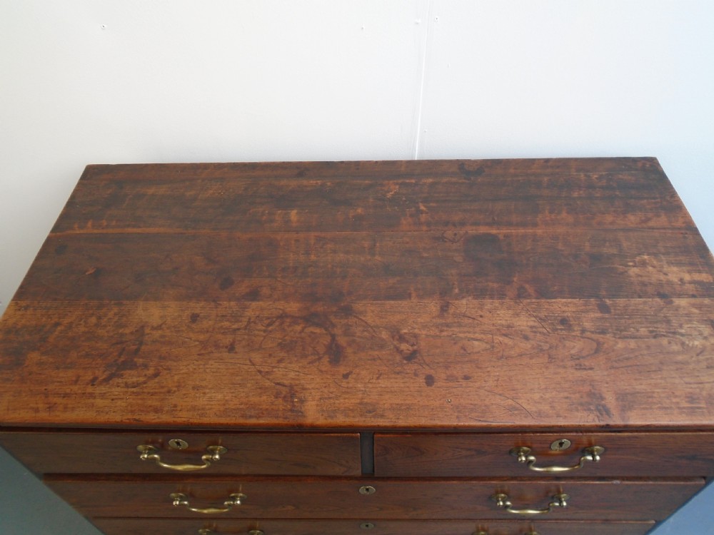 A Lovely Welsh Oak & Fruitwood Georgian 5 Drawer Chest of Drawers View X