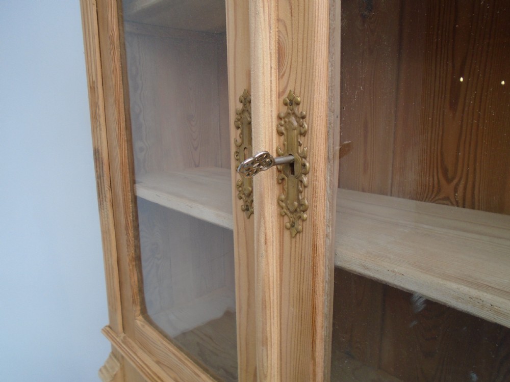 A Pretty Arch Small Victorian Antique / Old Pine Kitchen Dresser to Wax / Paint View X