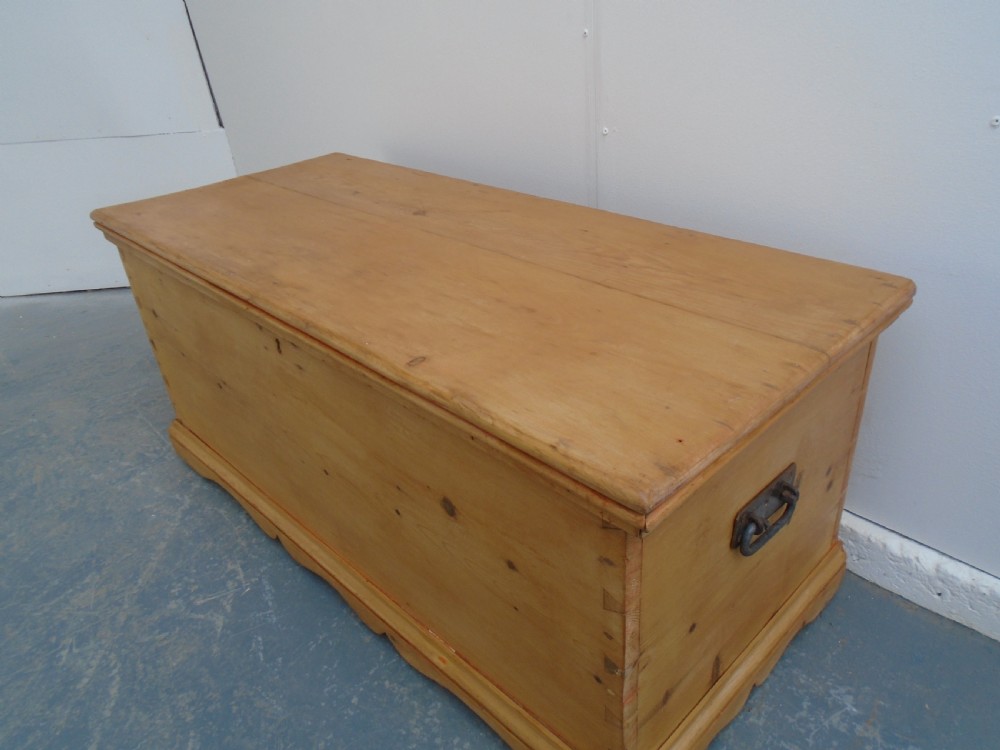 A Superb Low Antique / Old Pine Waxed Georgian Blanket Box  View II