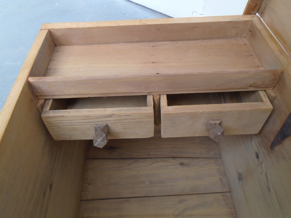 A Superb Low Antique / Old Pine Waxed Georgian Blanket Box  View IV
