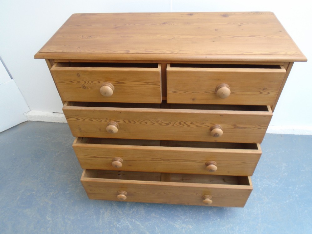 A Lovely Antique / Old Pine Large Waxed Victorian 5 Drawer Chest of Drawers View VI